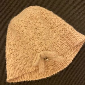 Cute knit beanie. Off white. SOFT. Juicy couture ❄️